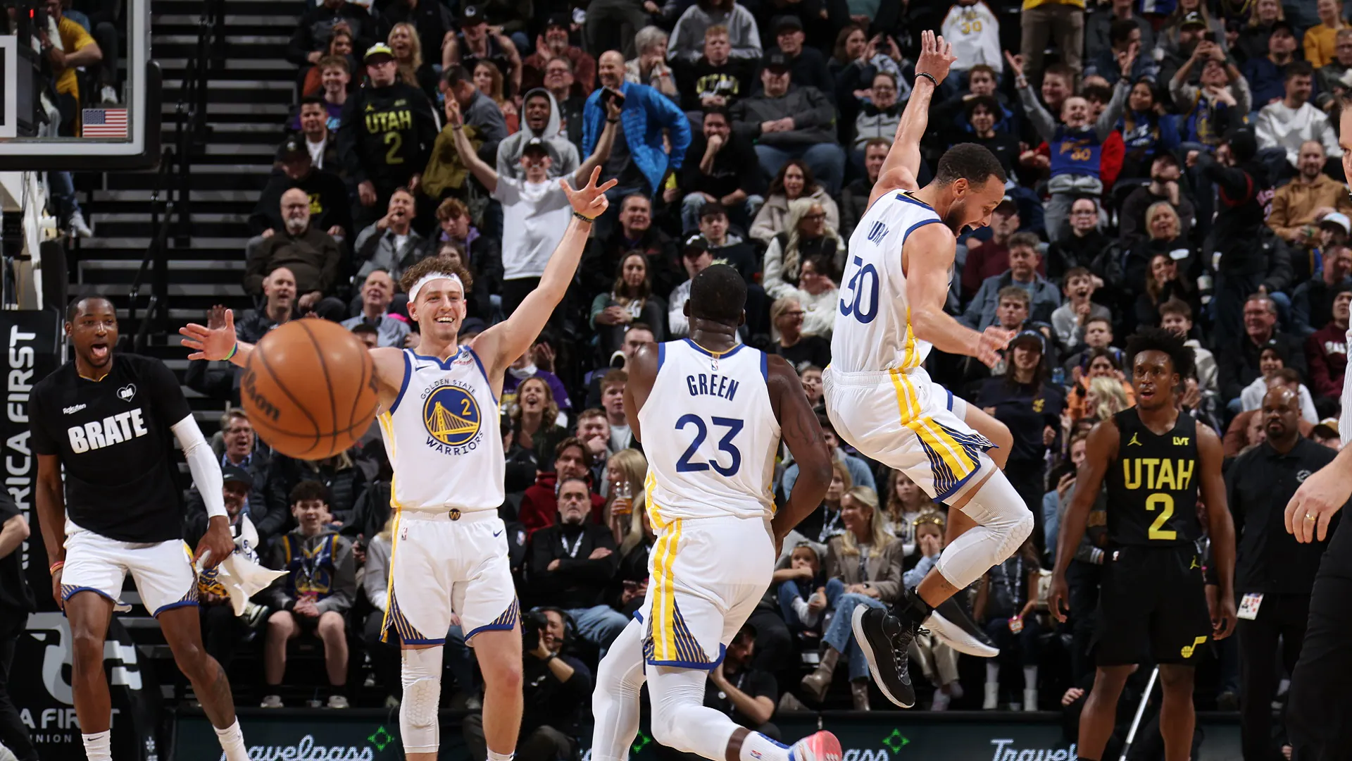 Warriors vs Jazz action
